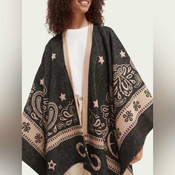 Elvis Poncho - Picture 4 of 8